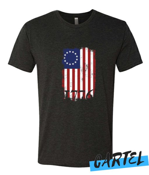 Betsy Ross 1776 Distressed Flag awesome T-Shirt