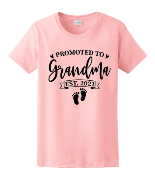 Promoted to Grandma awesome graphic T Shirt